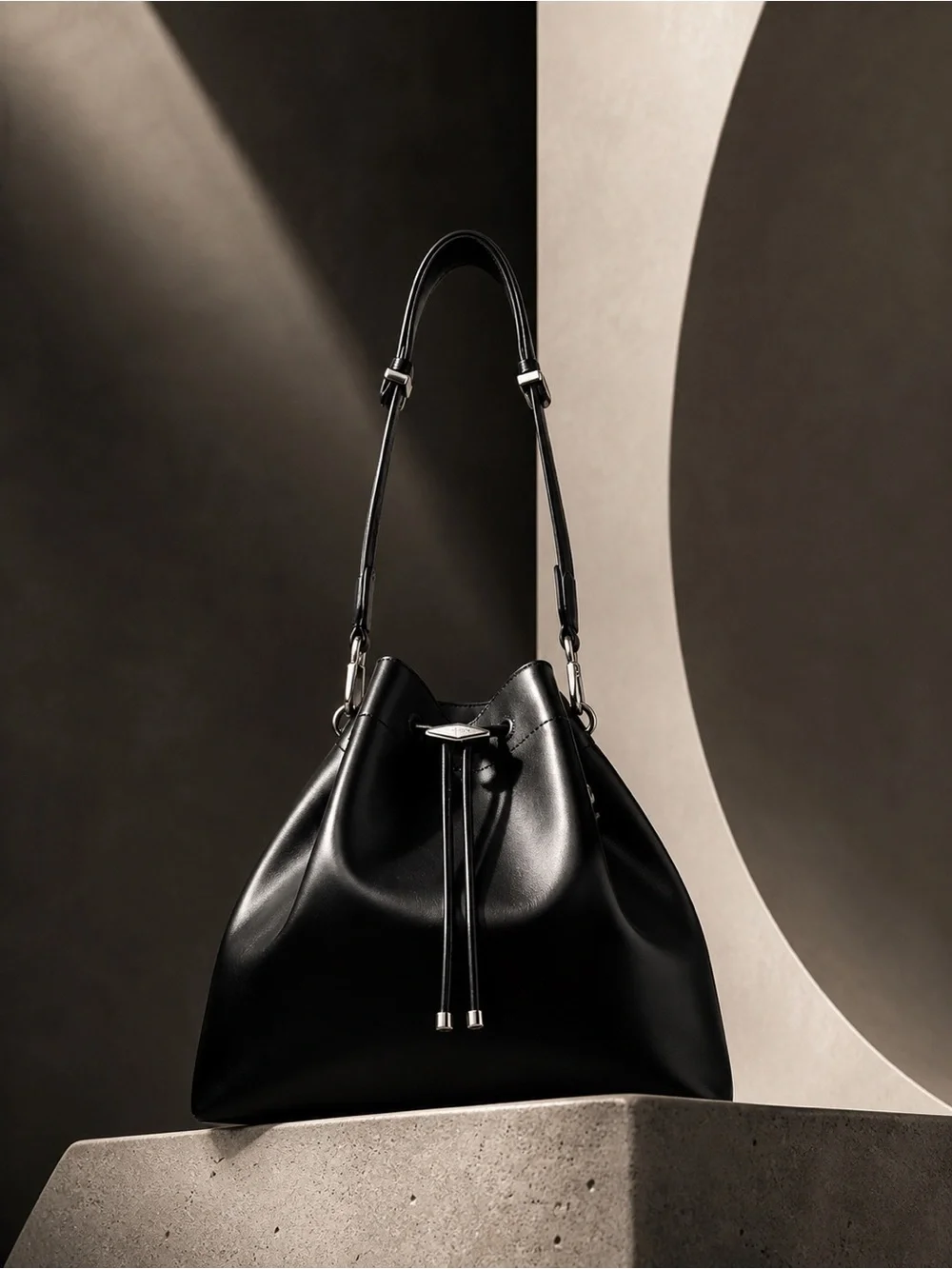 Jimmy Choo Cinch L Black Calf Leather Bucket Bag NWT Full Set